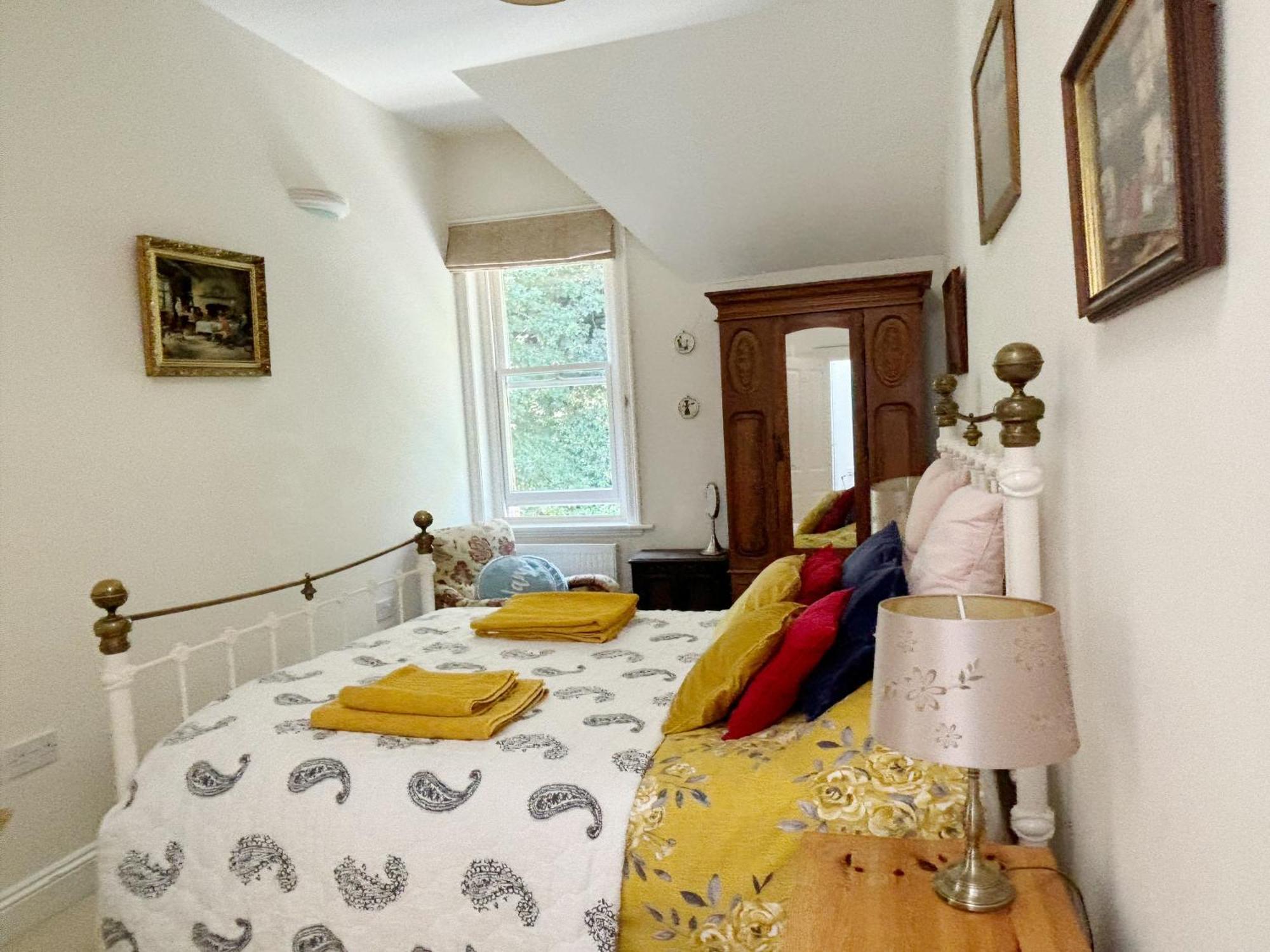 Spacious Town-Centre Apartment With Stunning Views Great Malvern Ngoại thất bức ảnh